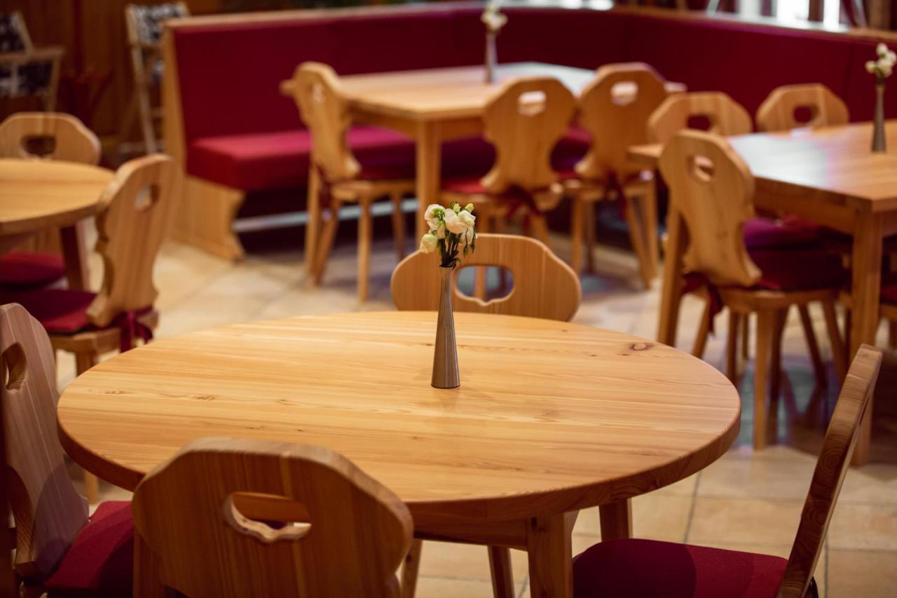 Pension Kokel Dumbraveni  Buitenkant foto